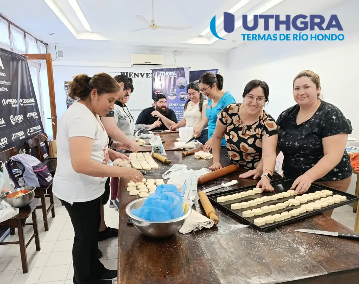 Ya comenzó el curso de Panadería en UTHGRA