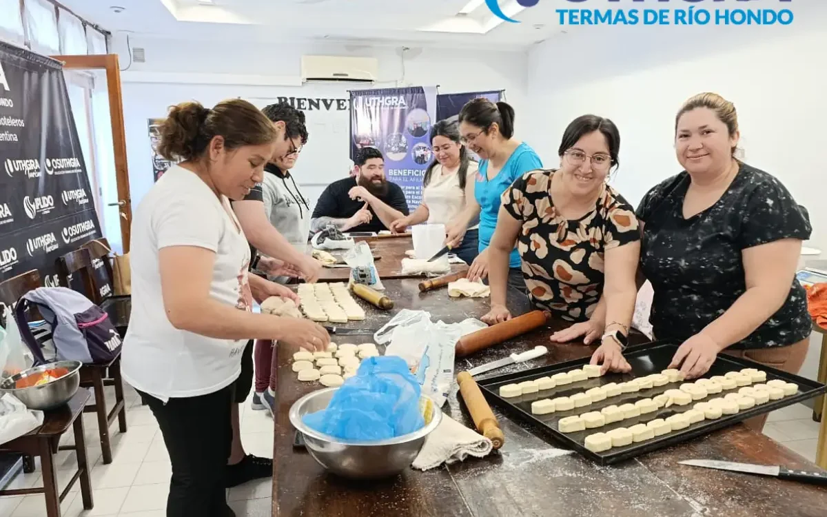 Ya comenzó el curso de Panadería en UTHGRA